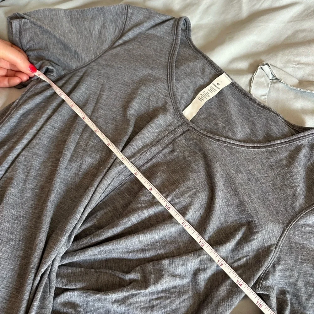 lululemon athletica Gray Twist Short Sleeve Top